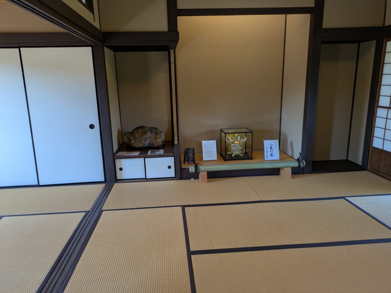 松聲閣の和室