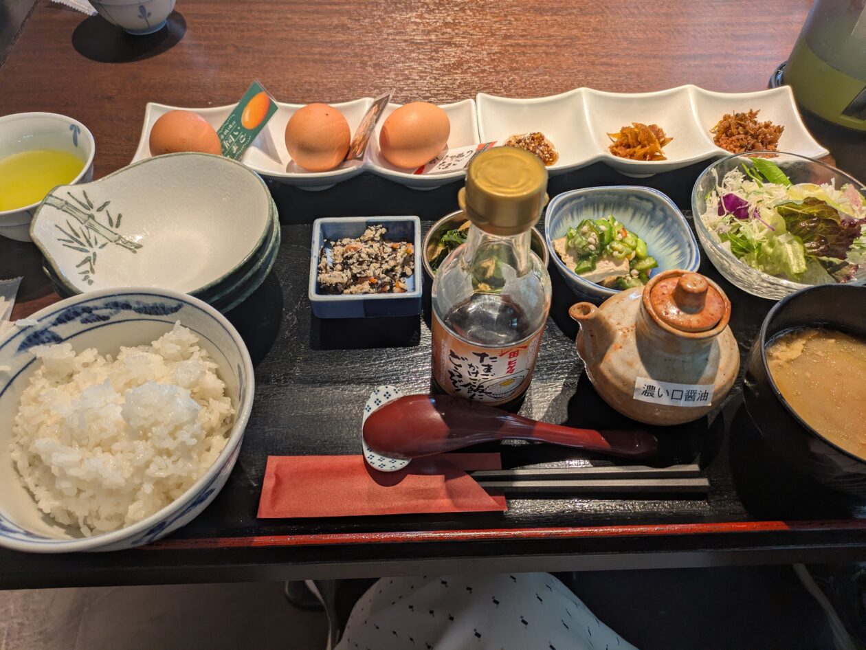 SORA to 大地の「3種の卵の贅沢たまごかけご飯定食」